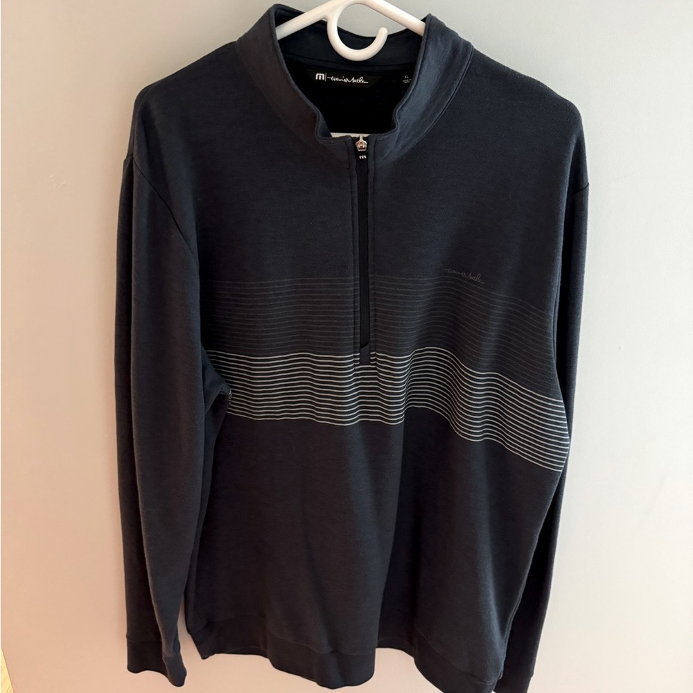 Travis Matthew’s Men’s Size XL light weight sweater. Quarter zip chest stripe
